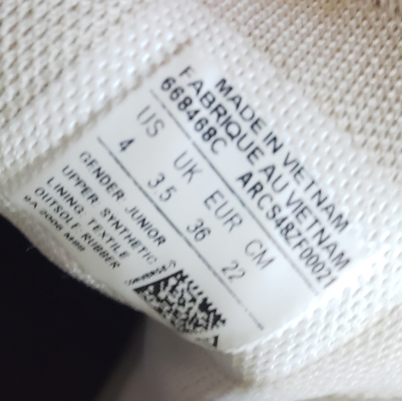 EUC CTAS Classic Chuck Taylor (4 JR.) Moody Purple Glitter kicks - Picture 3 of 9